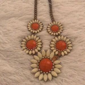 Daisy necklace